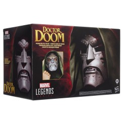 Casco premium Doctor Doom Marvel Legends